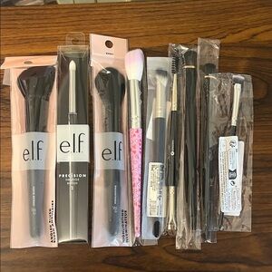 Variety of New Makeup Brushes